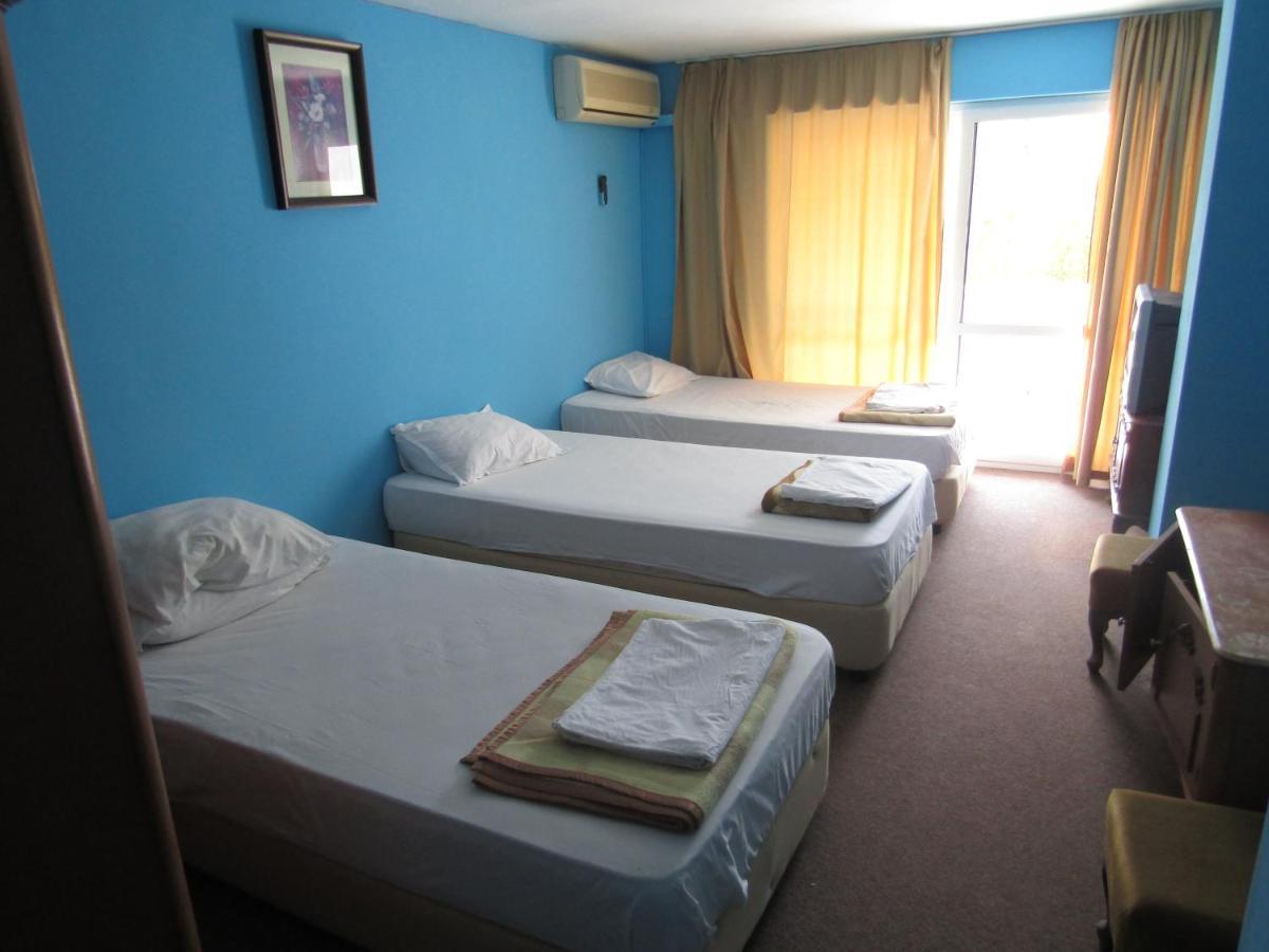 Hostel Papagal Varna Exteriör bild