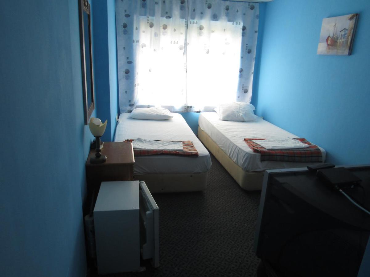 Hostel Papagal Varna Exteriör bild
