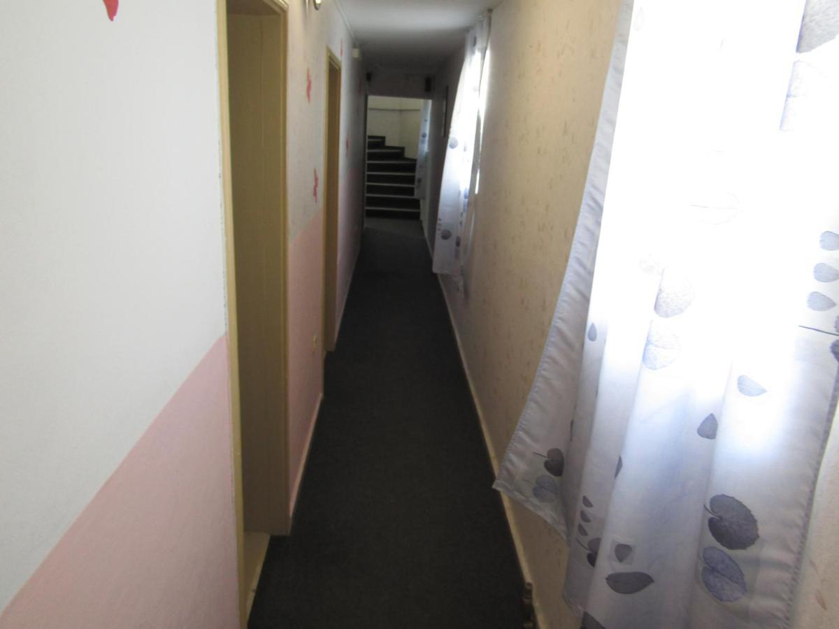 Hostel Papagal Varna Exteriör bild