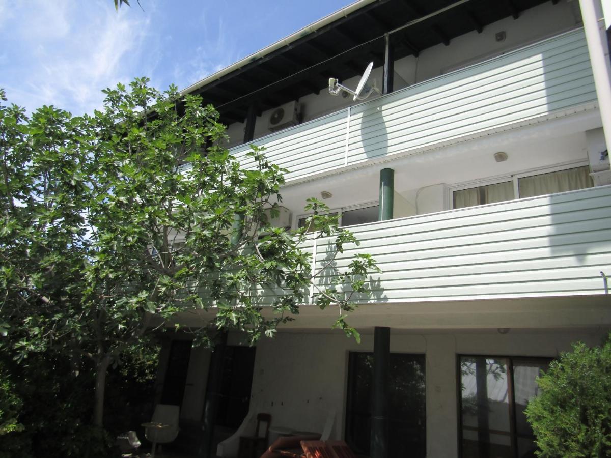 Hostel Papagal Varna Exteriör bild