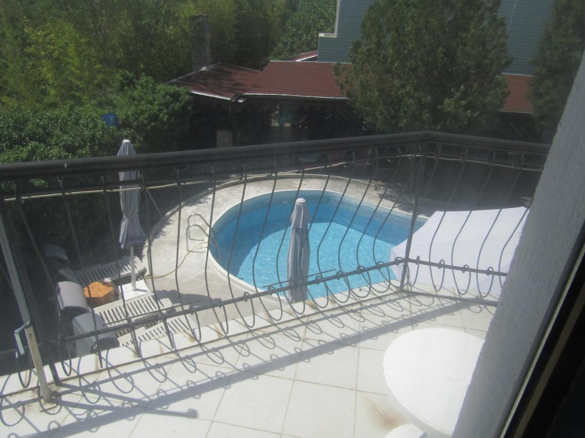 Hostel Papagal Varna Exteriör bild