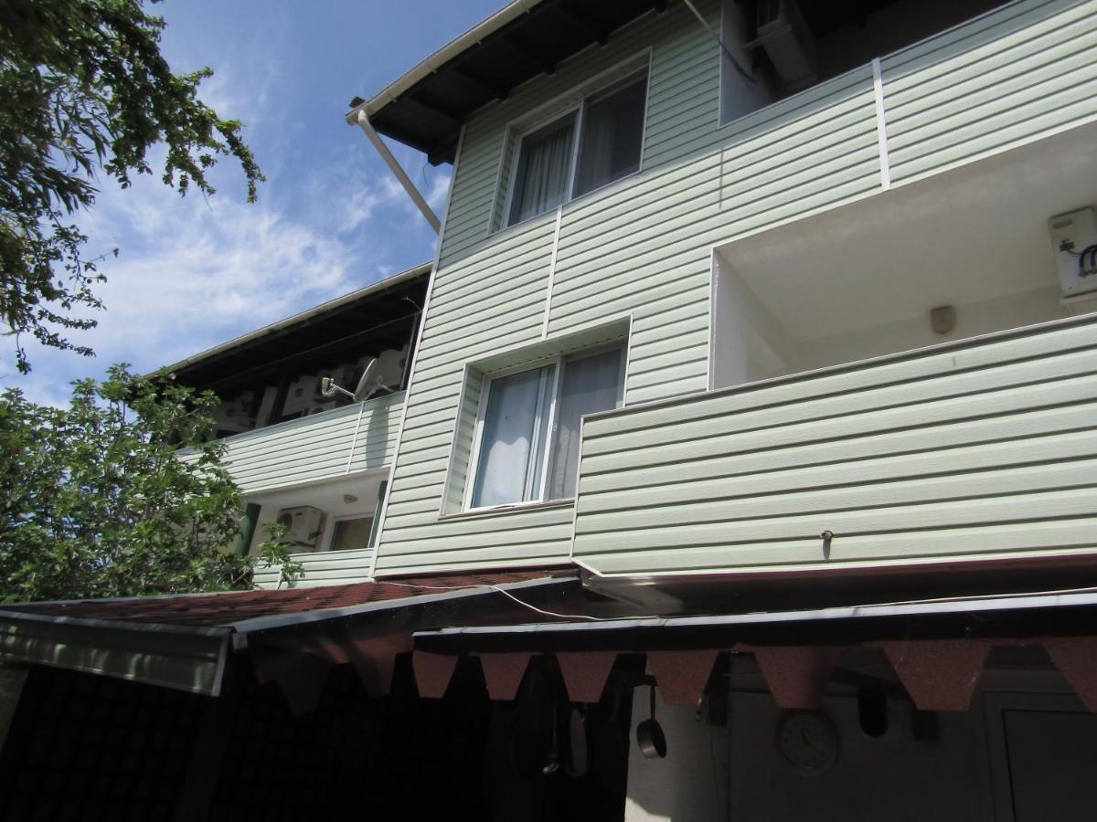 Hostel Papagal Varna Exteriör bild