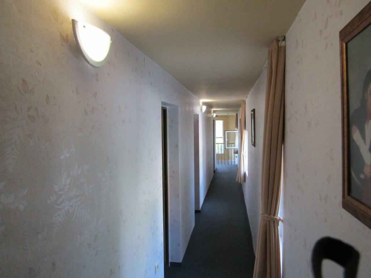 Hostel Papagal Varna Exteriör bild