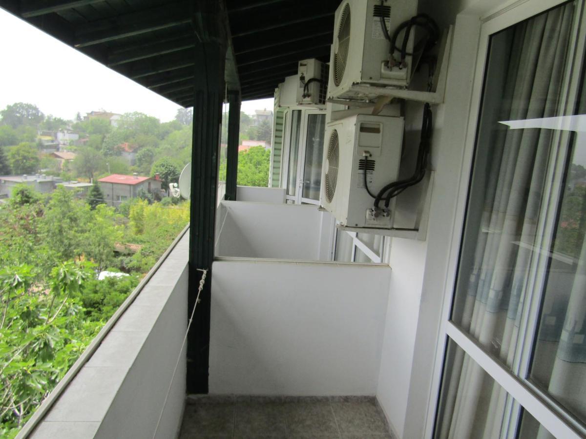 Hostel Papagal Varna Exteriör bild